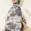 Floral Pattern Detailed Bamboo Crinkle Scarf Black