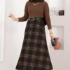Square Pattern Scuba Skirt Black - الصورة 3