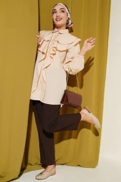 منظر بديل لـ Ruffled Tiered Collar Shirt Beige