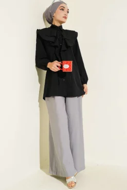 منظر بديل لـ Ruffled Tiered Collar Shirt Black