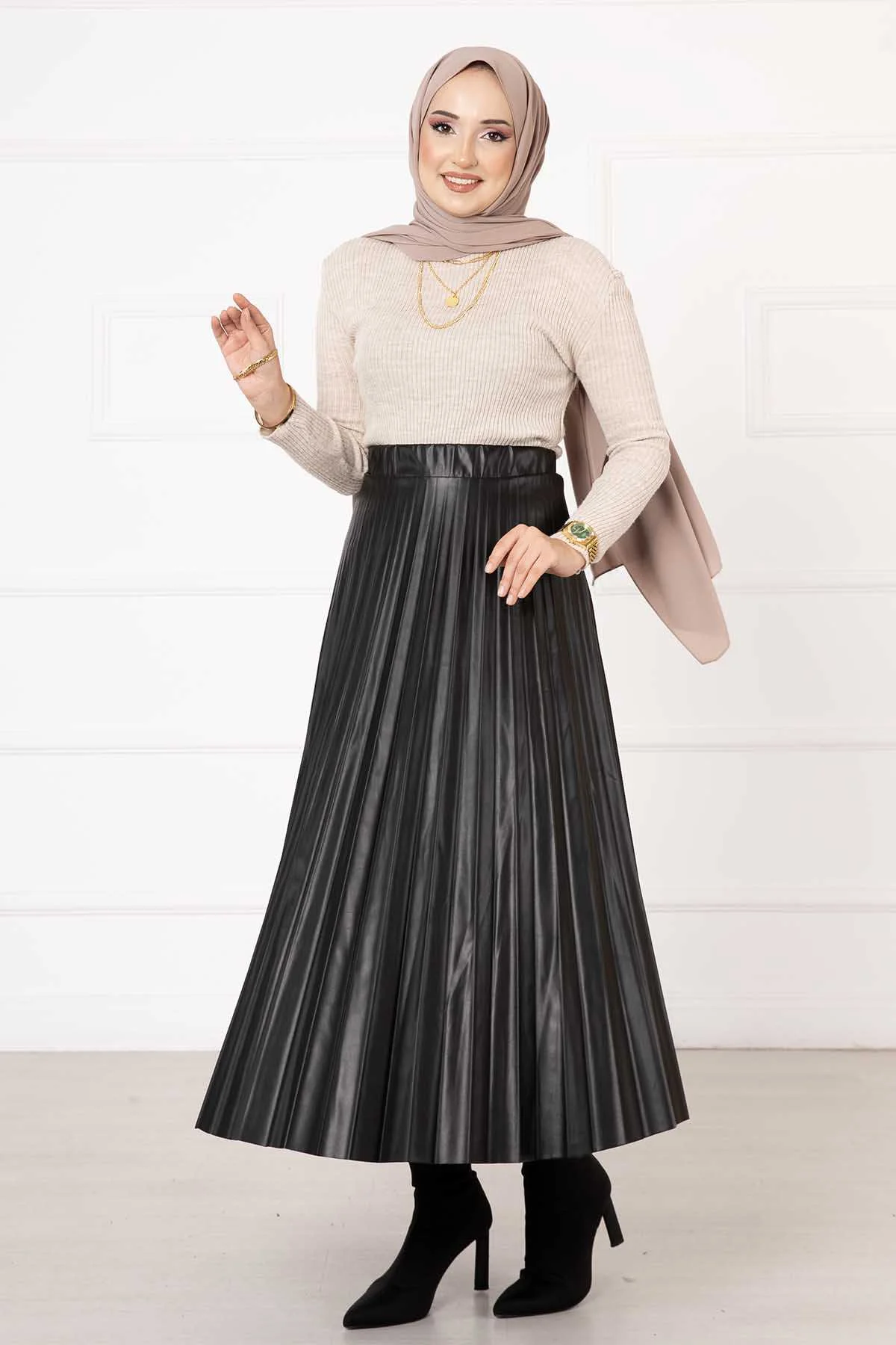 Pleated A-Line Leather Skirt Black