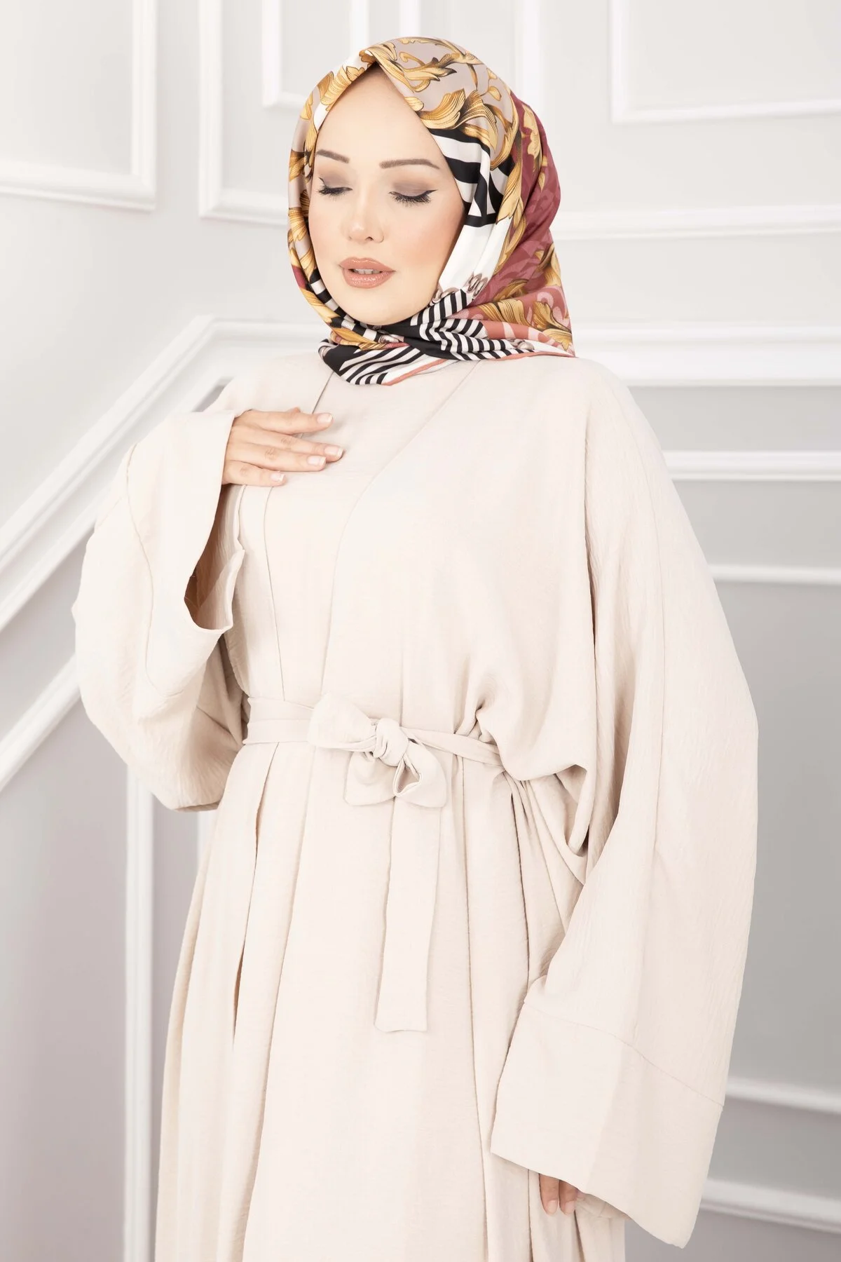 Leyli Modest Abaya Set Cream - immagine 2