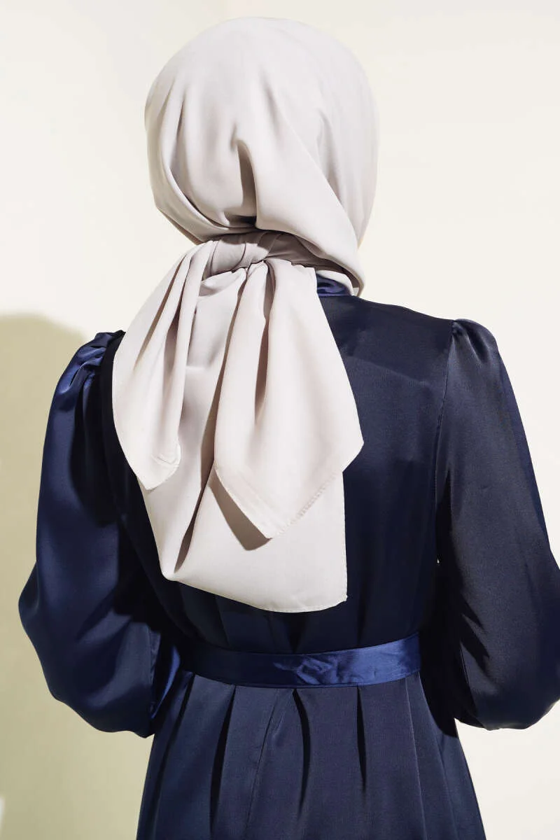 Madinah Silk Scarf Beige - immagine 3