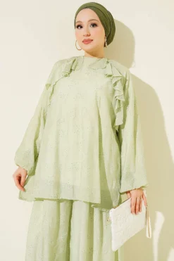 Alternative view of Ruffled Front Patterned Oversized Two-Piece Set Green