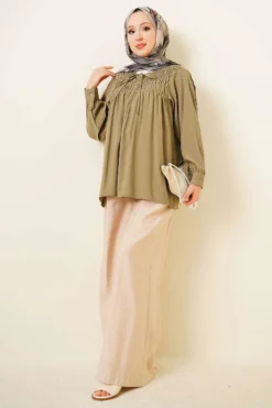 Vue alternative de Gathered Front Modal Tunic