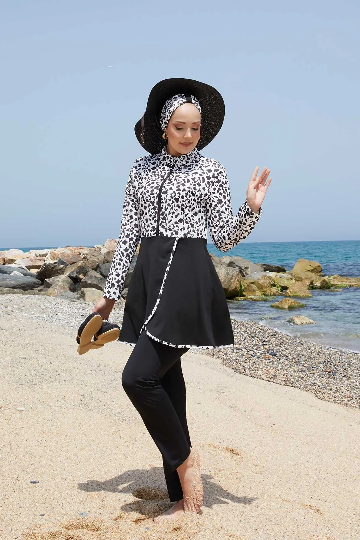 Half-Zip Front Skirted Modest Swimwear - الصورة 2