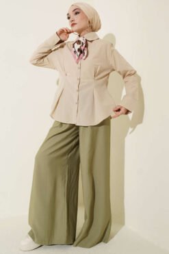 Alternative Ansicht von Short Shirt with Front Pleat Detail Beige