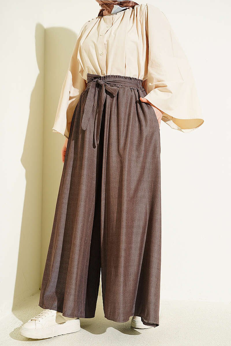 Oversize Trousers with Ties Brown