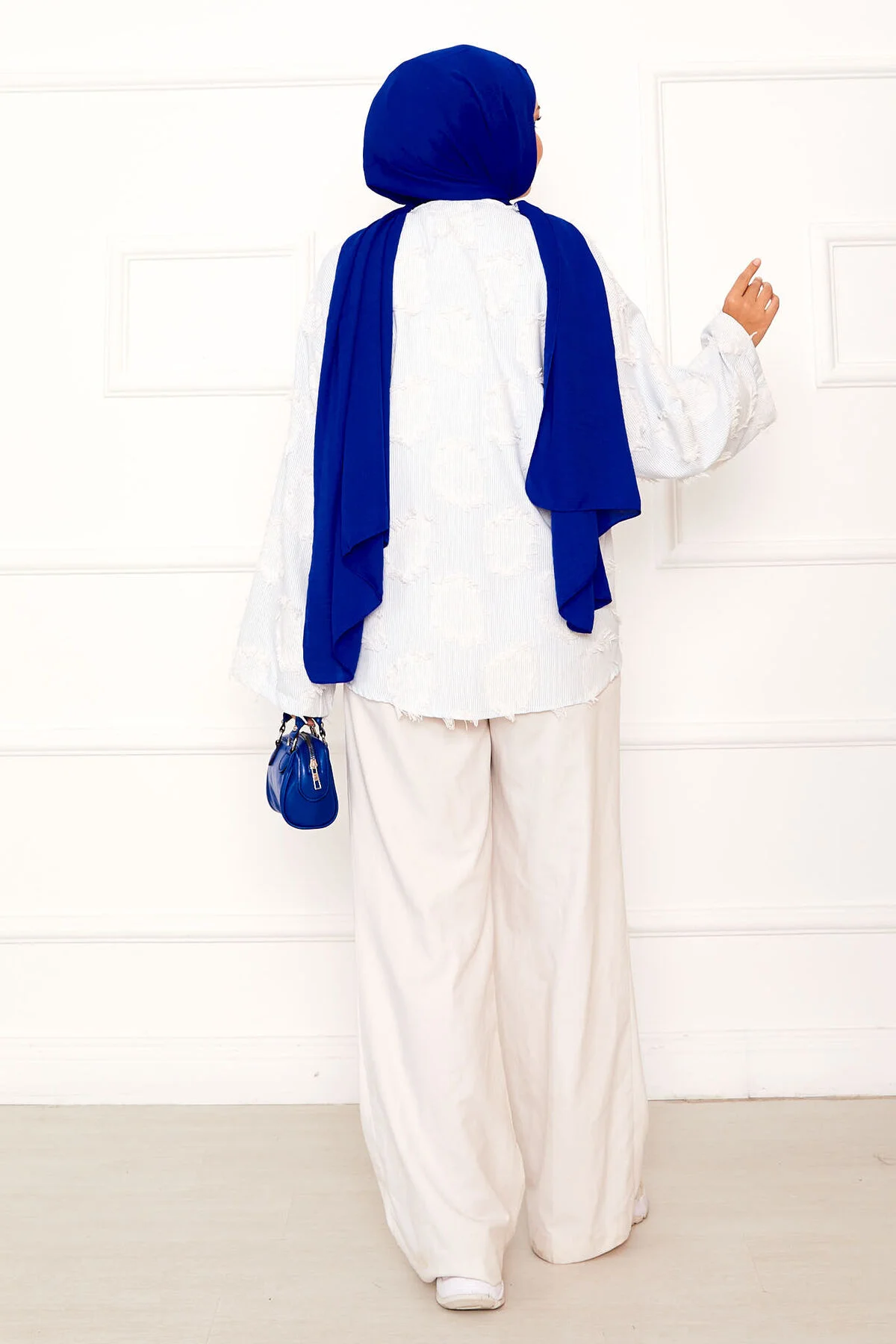 Fringe Detail Tied Front Kimono Blue – Image 6