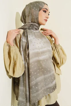 Vista alternativa di Polka Dot Gradient Shawl Stone