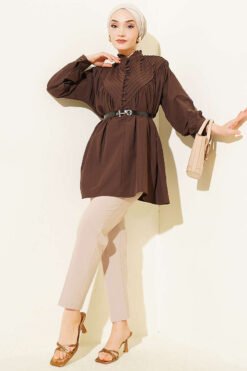 Vista alternativa di V Ribbed Half Brit Button Tunic Brown