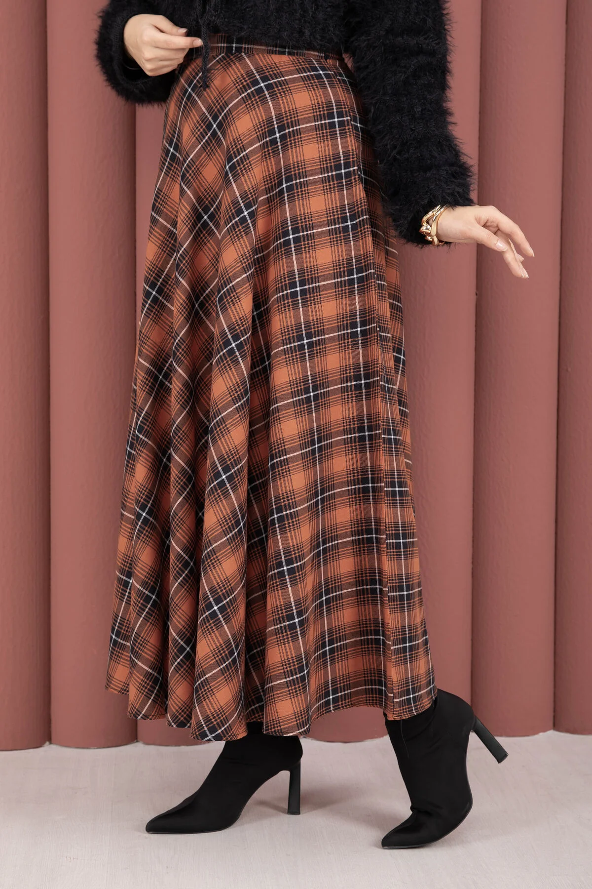 Diagonal Check Pattern Skirt - Image 2
