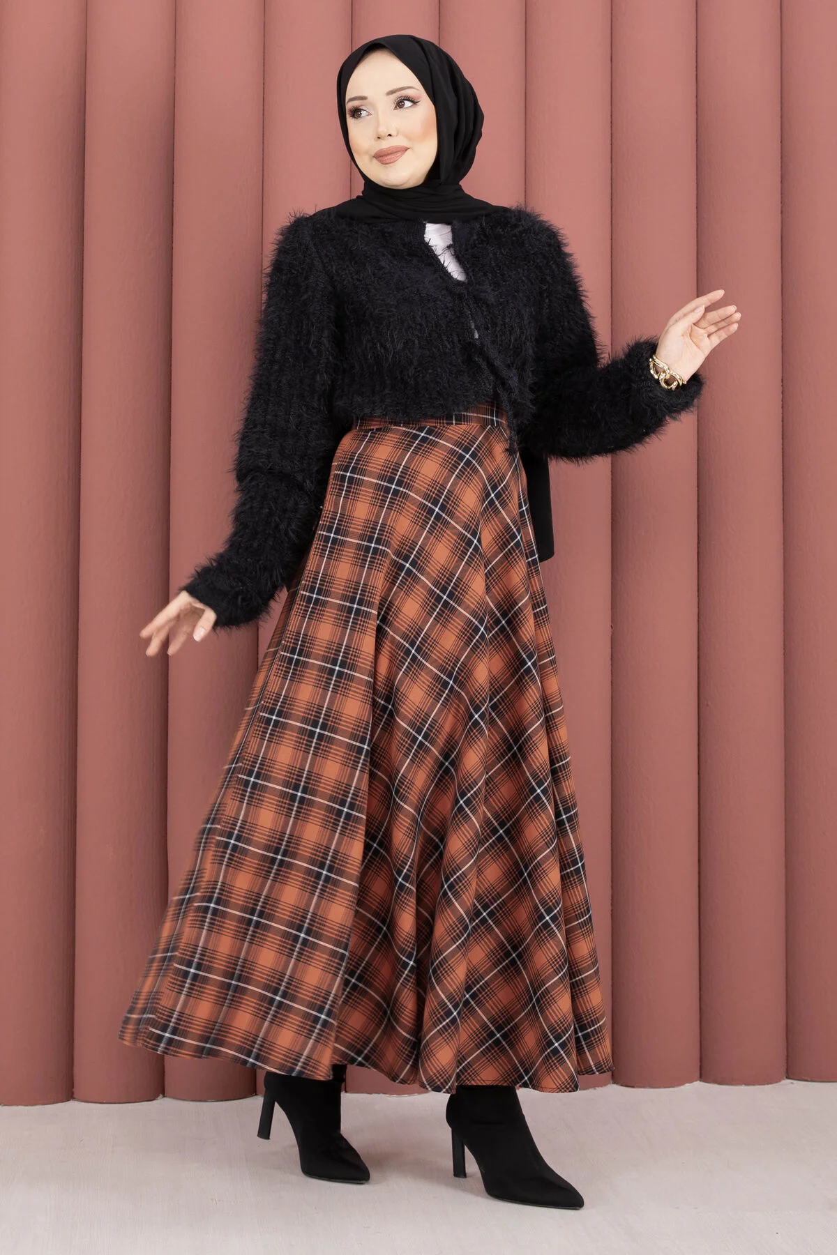Diagonal Check Pattern Skirt - Image 3