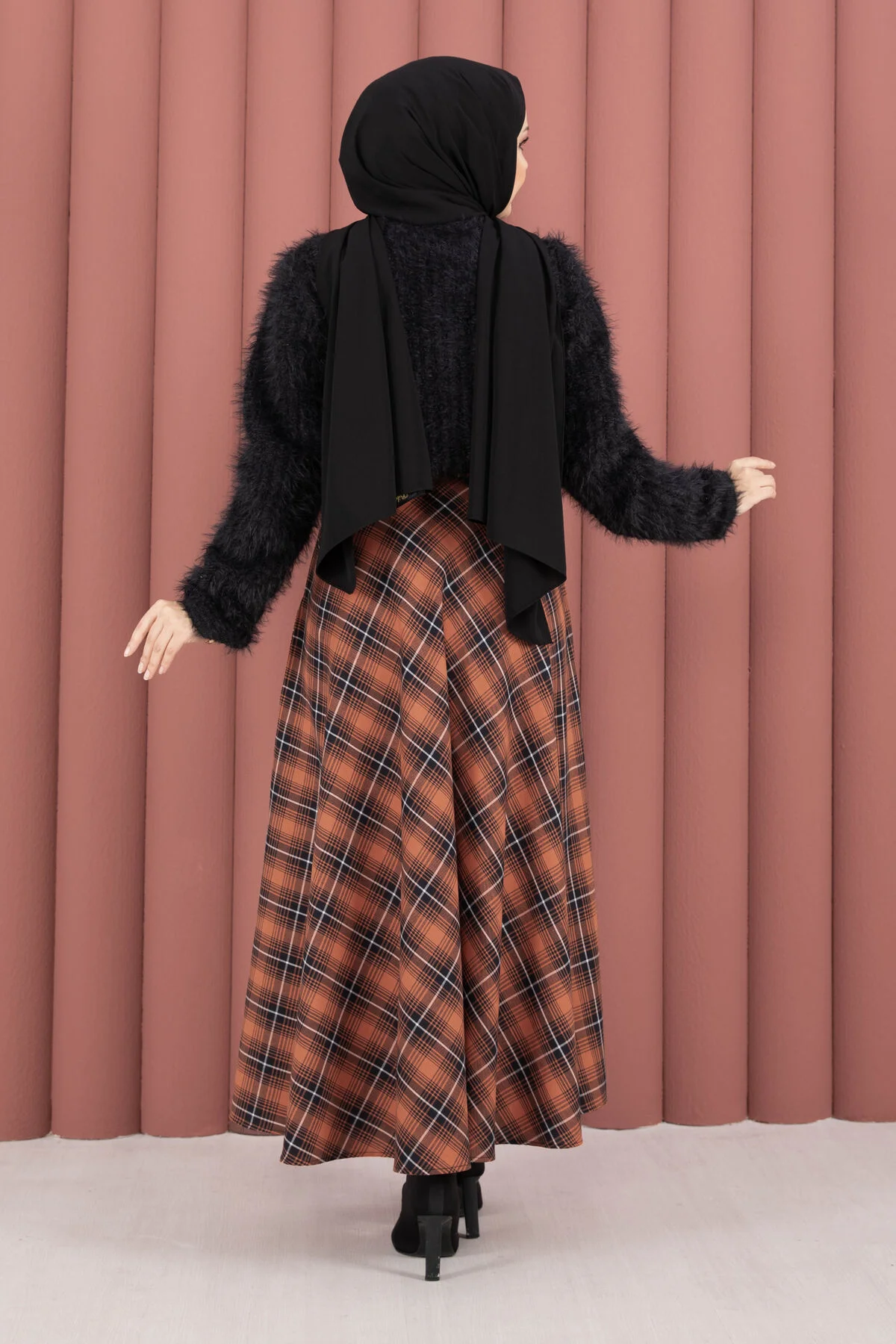 Diagonal Check Pattern Skirt - Image 4