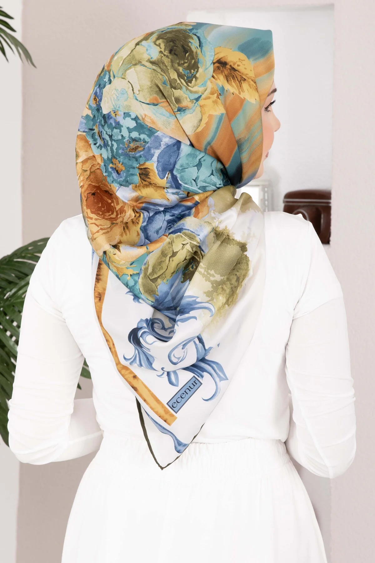 Vintage Rose Pattern Scarf Series Green - Image 3