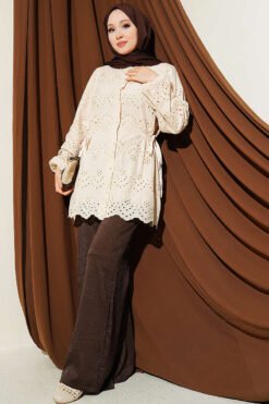 Alternative Ansicht von Shirt with Side Tie and Embroidery Beige