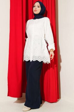 Alternative Ansicht von Shirt with Side Tie and Embroidery Ecru