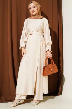 Long Tunic Set with Slit and Floral Accessory Beige