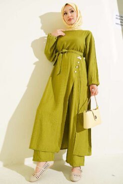 Long Tunic Set with Slit and Floral Accessory
