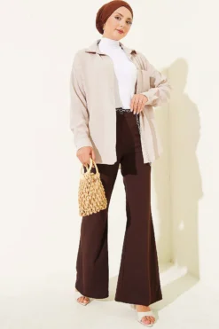 Vue alternative de Chain Belted Flared Pants Brown