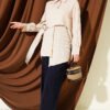 Asymmetrical Shirt with Gold Buckle Detail Beige - Afbeelding 2