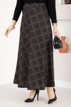 Vue alternative de Baklava Pattern Scuba Skirt Anthracite