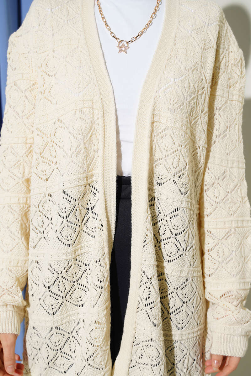 Diamond Pattern Openwork Knit Cardigan Beige - Imagen 4