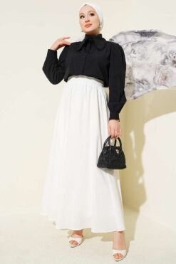 Alternative view of Short Blouse with Baby Collar and Lace Details Black
