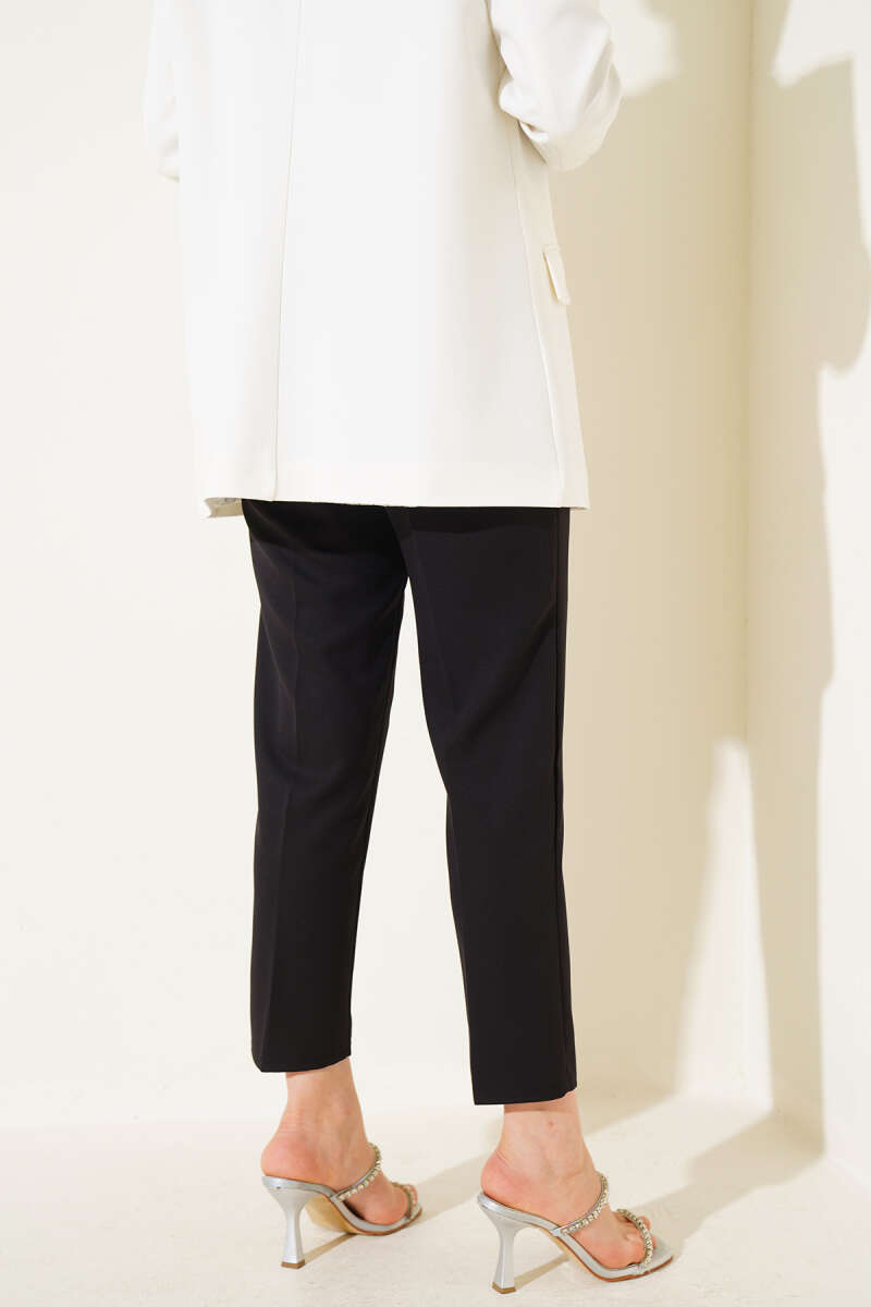 High-Waisted Slim Fit Fabric Trousers Black – Bild 3