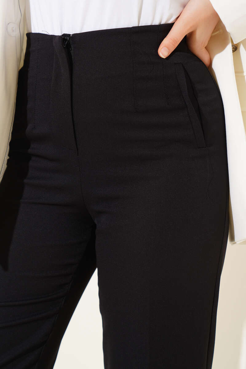 High-Waisted Slim Fit Fabric Trousers Black – Bild 4