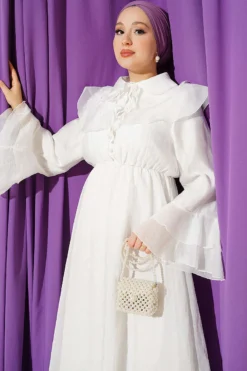 Alternative Ansicht von Dress with Belt Detail and Cape Ecru
