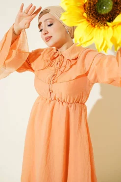 Alternative Ansicht von Dress with Belt Detail and Cape Orange