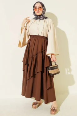 Alternative view of Gathered Hem Edge Skirt with Elastic Waistband Brown