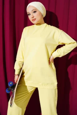 Vista alternativa di Two-Piece Set Yellow