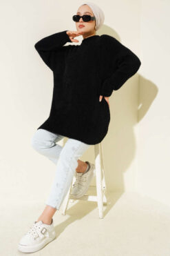 Alternative view of Crew Neck Sweater with Beard Detail Black