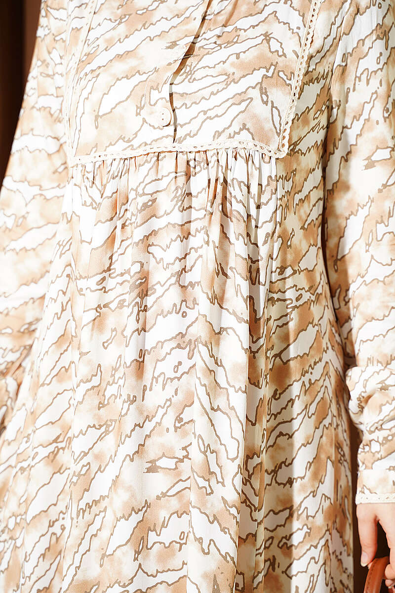Bell Sleeve Dress with Lace Bodice and Waistband Beige – Bild 4