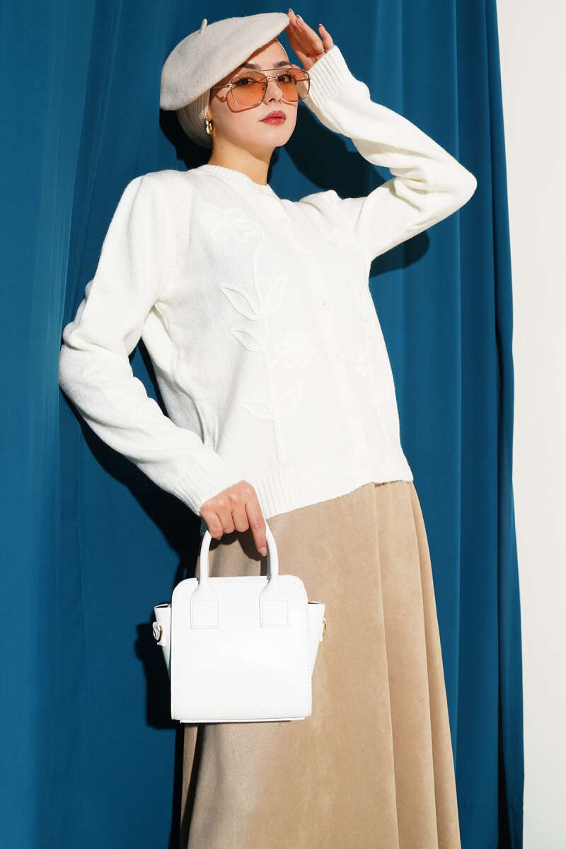 Floral Embroidered Short Knit Cardigan Ecru