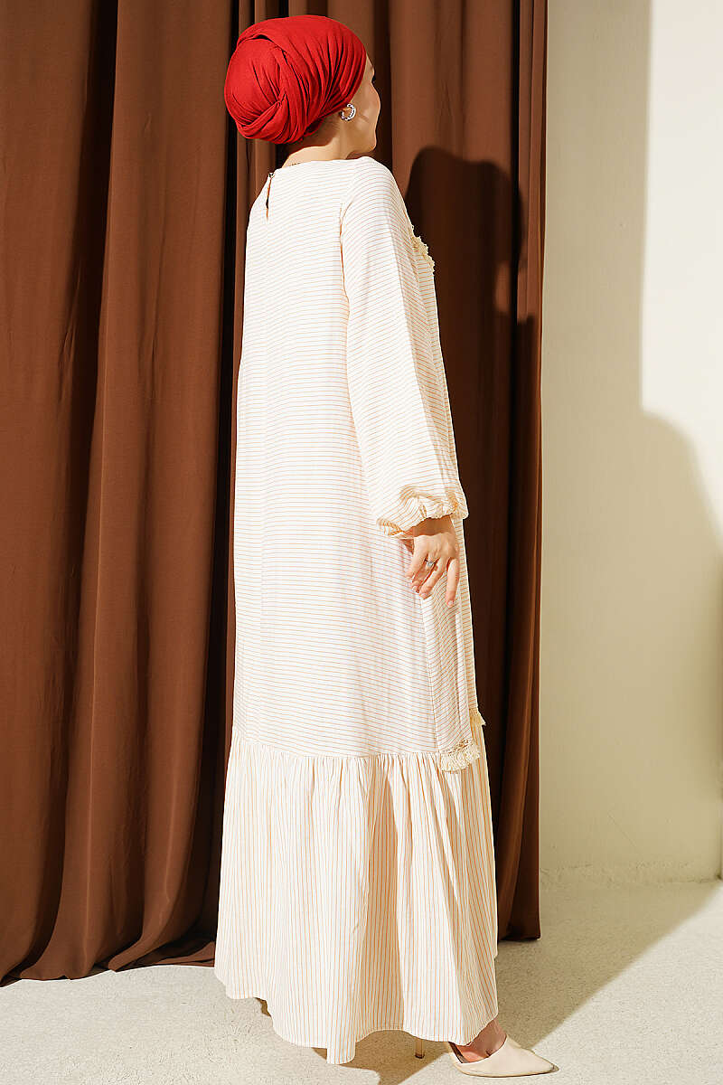 Striped Dress with Lace Detail Beige - الصورة 3