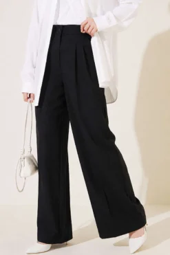 Buttoned Pleated Detail Palazzo Pants Black