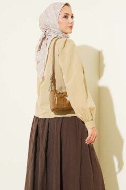 Alternative view of Short Blouse with Dart and Lace Detail Sage Green