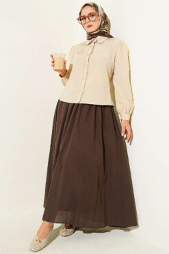 Alternative view of Short Blouse with Dart and Lace Detail Beige