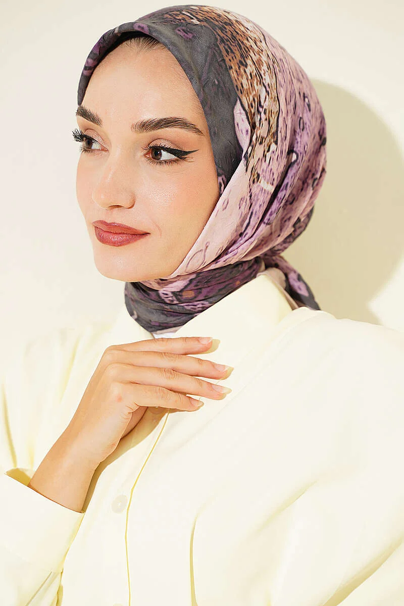 Printed Ayda Bamboo Crepe Scarf Beige - الصورة 2