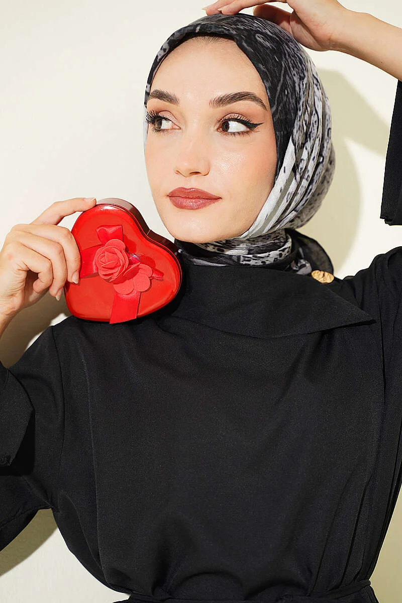 Printed Ayda Bamboo Crepe Scarf Black - Image 2