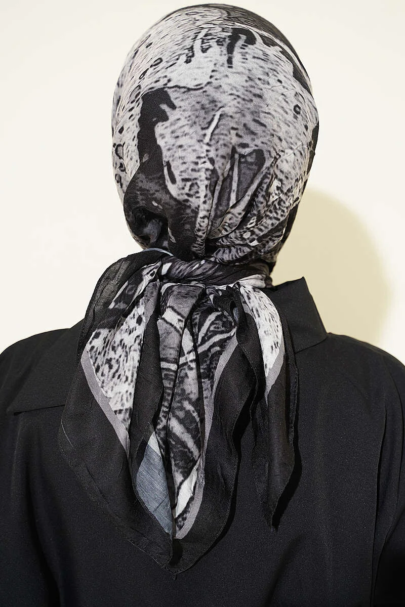 Printed Ayda Bamboo Crepe Scarf Black - Image 3