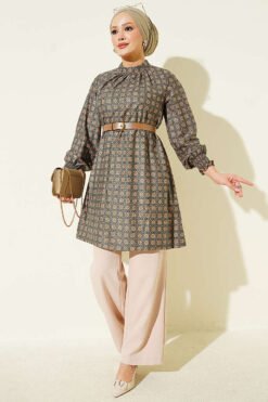 Alternative view of Collared Clover Patterned Tunic Green