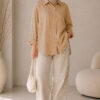 Oversized Off-Shoulder Shirt Camel - immagine 2