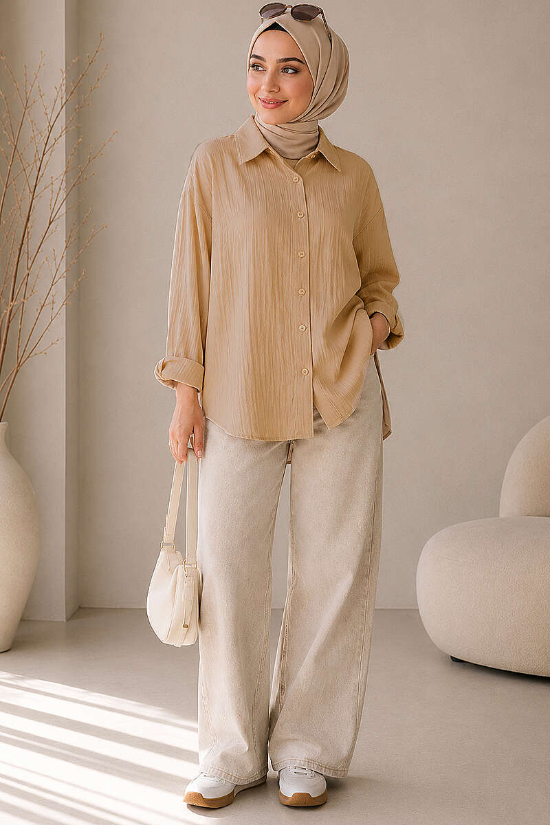 Oversized Off-Shoulder Shirt Camel - immagine 2