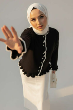 Alternative view of Ruffled Pearl Button Knit Cardigan Black