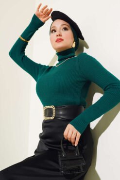 GREEN
