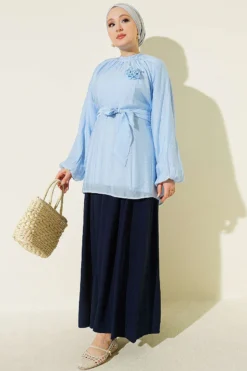 منظر بديل لـ Rose Brooch Detailed Waist-Tie Tunic Blue